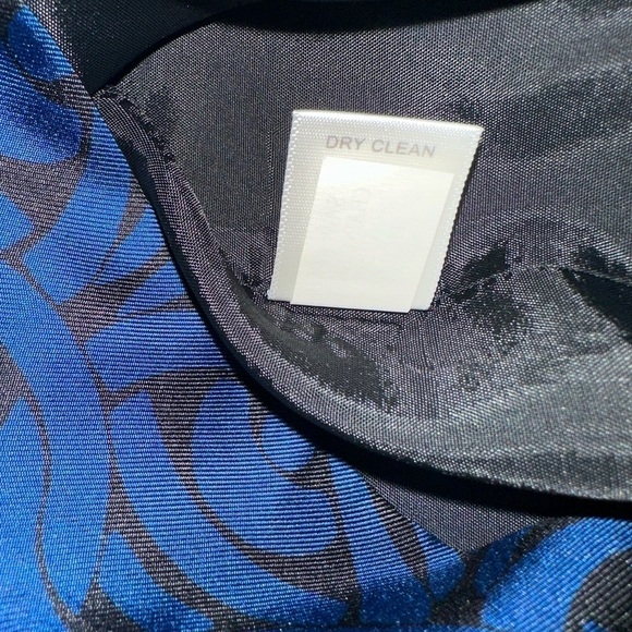 Banana Republic 100% Silk Blue Black Pleated Cap Sleeve Lined Dress size 2 - Picture 9 of 9